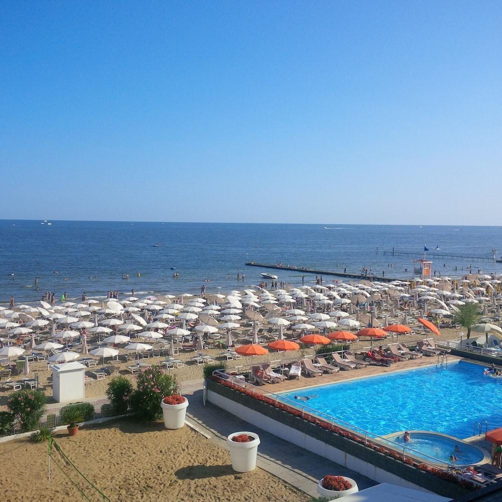 Hotel Astor Lido di Jesolo Exterior foto