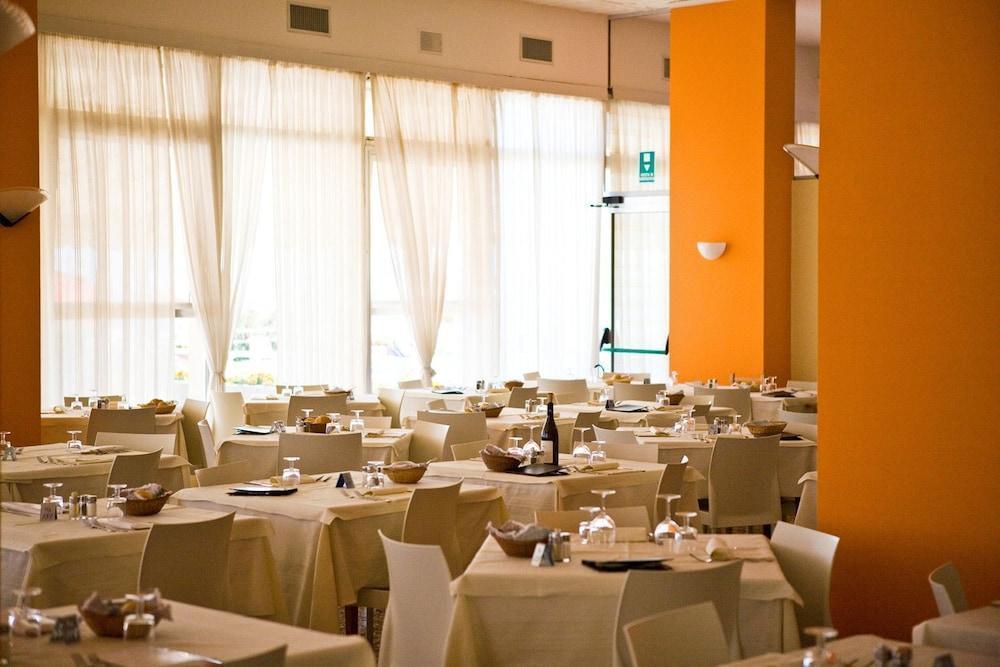 Hotel Astor Lido di Jesolo Exterior foto