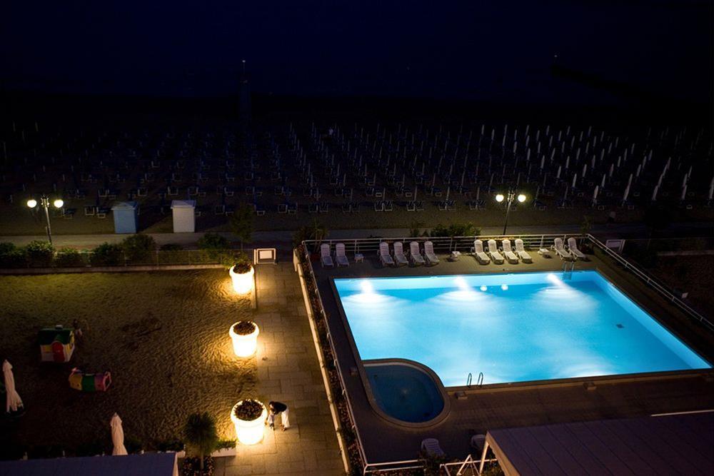 Hotel Astor Lido di Jesolo Exterior foto