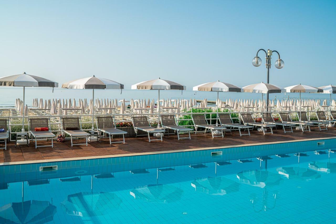 Hotel Astor Lido di Jesolo Exterior foto